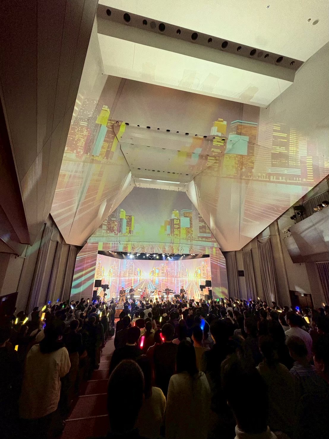 開演時のプロジェクション演出